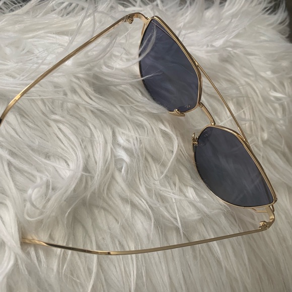 LAST PAIR! Rose Gold Cat eye Sunglasses - Picture 5 of 8